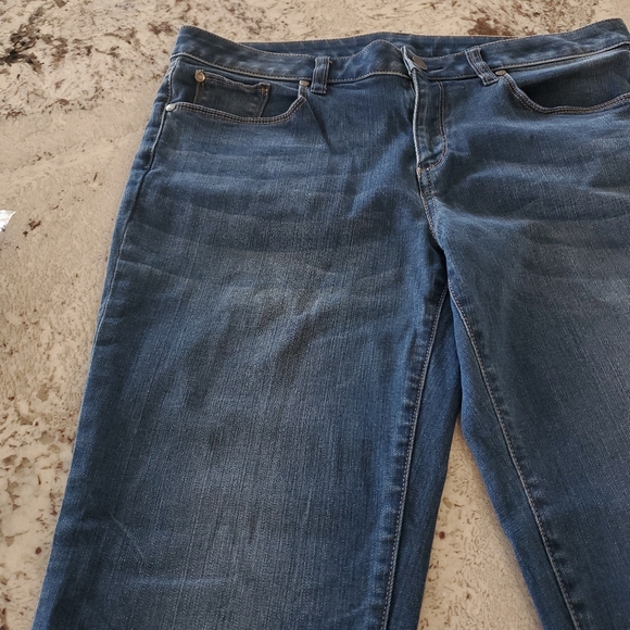 Two by Vince Camuto Jeans - Picture 17 of 17